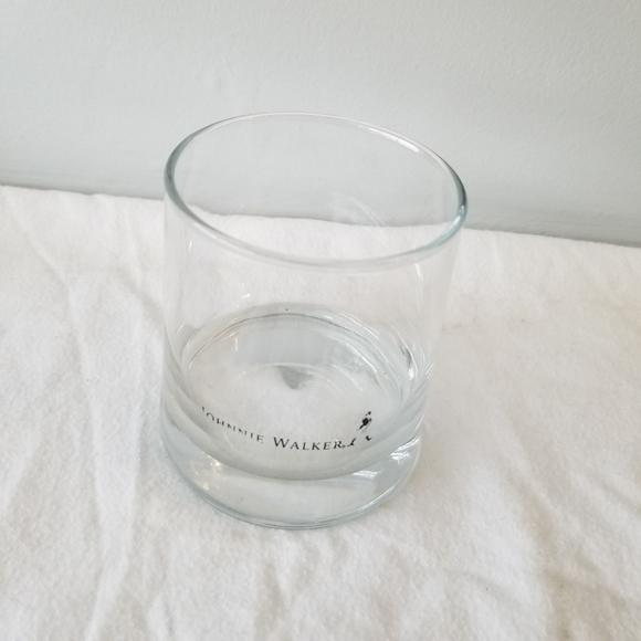 G06: JOHNNIE WALKER WHISKEY GLASS - Picture 1 of 7